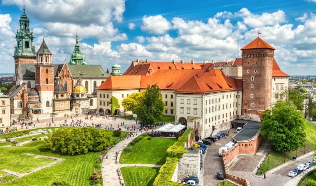 Polacy deklarują, że cenią zabytki. Jednak ponad 60 proc. nie wie, jak reagować, kiedy widzi przestępstwo przeciwko nim